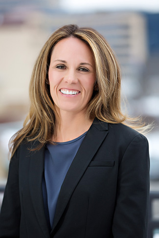 HEATHER R. BLOMGREN Consultant Services Manager at Mar Vista Investment Partners